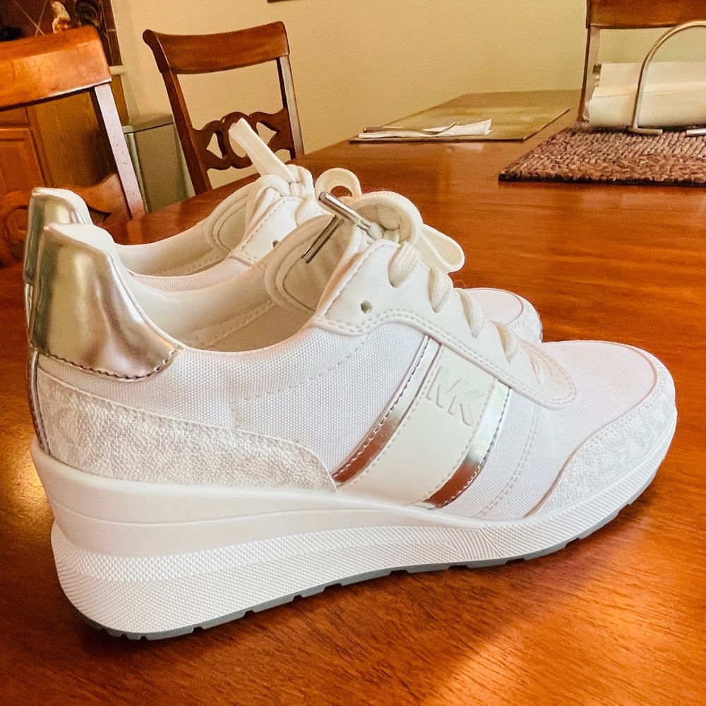 Michael Kors Women's Mabel Trainer Lace-up Sneakers or wedges. Women - Size 9.